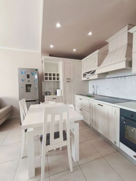 Appartamento 2+1 in affitto a Qendër, Durazzo, 95 m². Foto 1 di 11