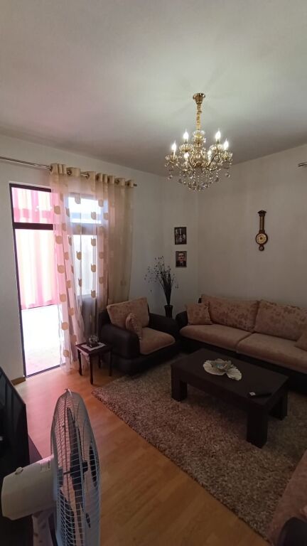 Apartament 2+1 me qera në Qyteti Studenti, Tiranë, 90 m². Foto 2 nga 3