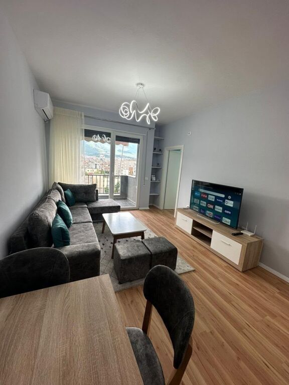 Appartamento 2+1 in affitto a Rruga 5 Maji, Tirana, 90 m²