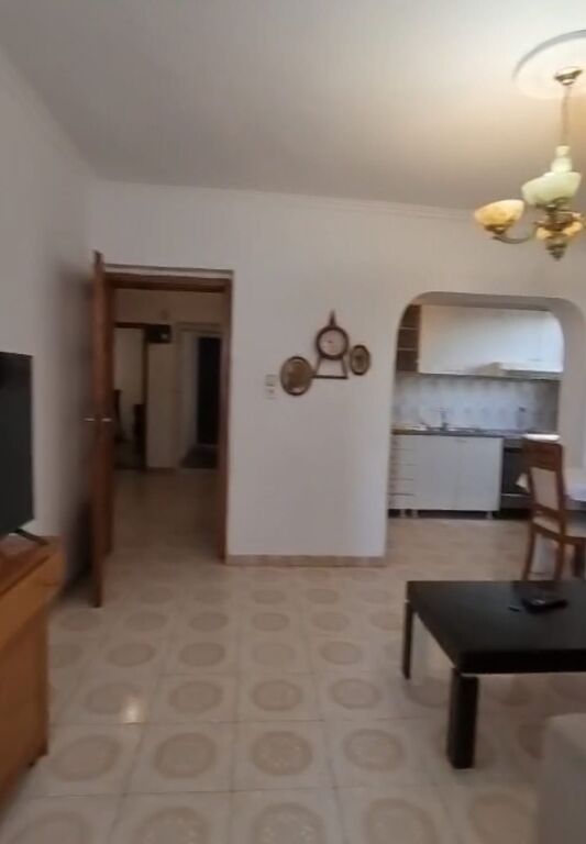 Apartament 3+1 me qera në Pazari i Ri, Tiranë, 92 m². Foto 2 nga 3
