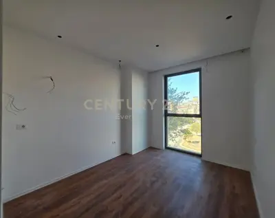 Zyrë me qera në Rruga e Elbasanit, Tiranë, 173 m². Foto 3 nga 7