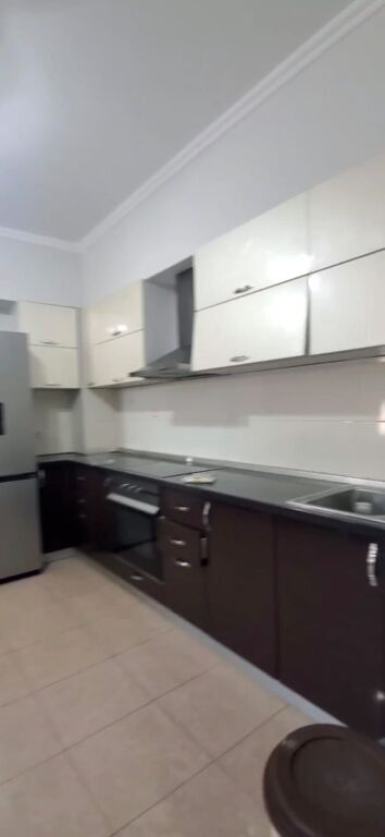Apartament 3+1 me qera në Rruga e Kavajës, Tiranë, 120 m². Foto 3 nga 3