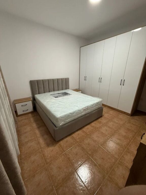 Apartment 1+1 for rent in Rruga 5 Maji, Tirana, 74 m². Photo 3 of 3