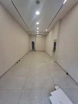 Locale commerciale in affitto a Lagjia 11 rruga Mustafa Veroshi, Durazzo, 45 m². Foto 4 di 6