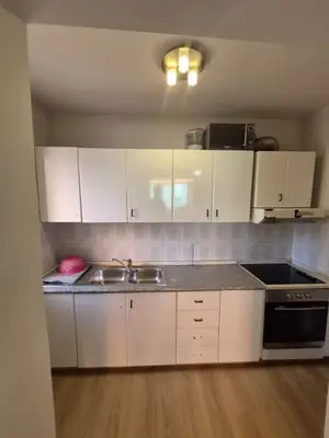 Apartament 3+1 me qera në Myslym Shyri, Tiranë, 80 m². Foto 8 nga 11