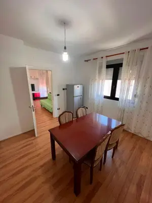 Apartament 3+1 me qera në Rruga Aleksander Goga, Durrës, 120 m². Foto 2 nga 9