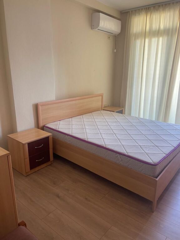 Apartament 1+1 me qera në Pazari i Ri, Tiranë, 75 m². Foto 3 nga 3