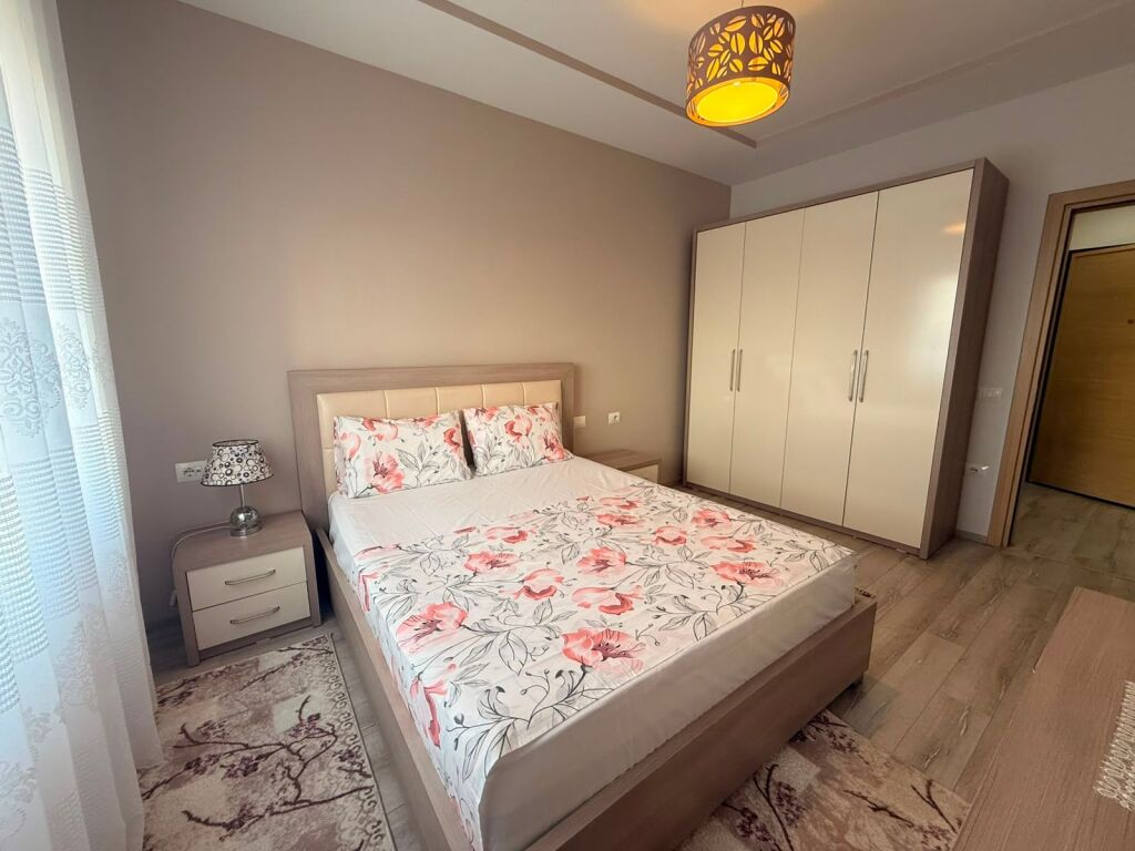 Apartament 1+1 me qera në Ish Parku, Tiranë, 64 m². Foto 2 nga 3