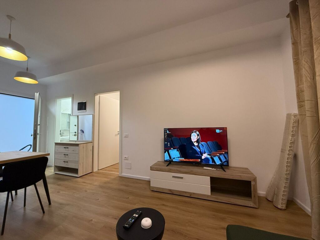 Appartamento 1+1 in affitto ad Ali Demi, Tirana, 50 m². Foto 2 di 3