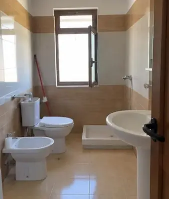 Appartamento 1+1 in affitto a Medreseja, Tirana, 55 m². Foto 4 di 5