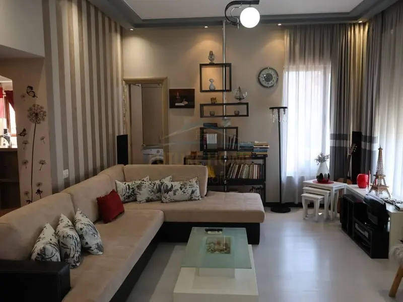 Apartament 2+1 me qera në Rruga e Kavajës, Tiranë, 160 m²