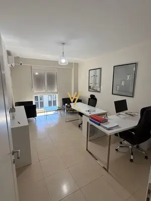 Zyrë me qera në Rruga Ndre Mjeda, Tiranë, 120 m². Foto 2 nga 6