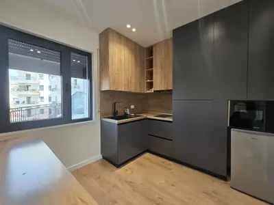 Zyrë me qera në Rruga e Barrikadave, Tiranë, 143 m². Foto 7 nga 9