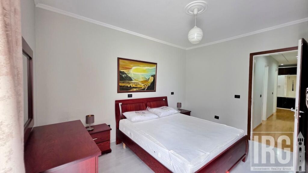 Apartament 2+1 me qera në Ish Ekspozita, Tiranë, 116 m². Foto 2 nga 3