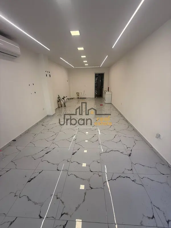 Dyqan me qera në Bulevardi Bajram Curri, Tiranë, 37 m²
