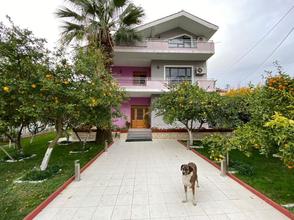 Vilë me qera në Casa Italia, Tiranë, 1 500 m²