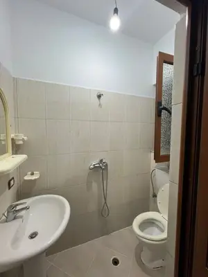 Casa indipendente 2+1 in affitto a Misto Mame, Tirana, 110 m². Foto 6 di 7